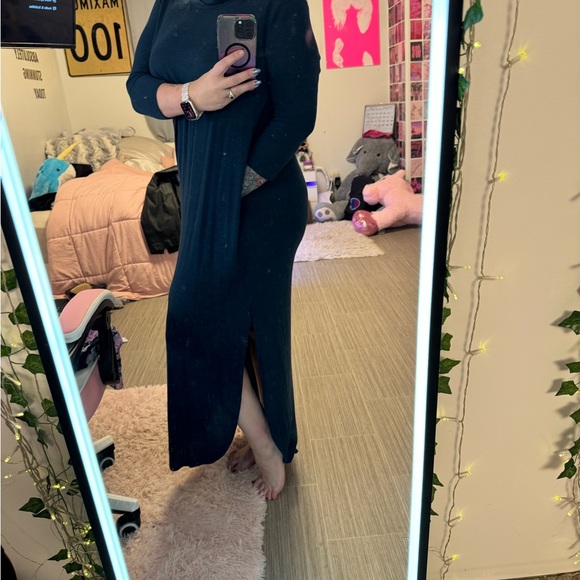 This maxi dress is just what you need for the office OR dinner out! - Picture 4 of 4